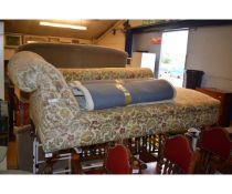 GOOD QUALITY EARLY 20TH CENTURY FLORAL UPHOLSTERED CHAISE LONGUE WITH CLAW AND BALL SQUAT LEGS