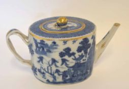 Late 18th century Chinese export blue and white tea pot and cover with chinoiserie design within a