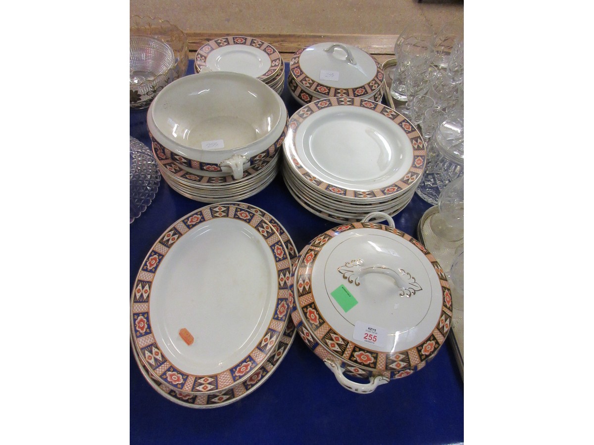 PART DINNER SERVICE BY WEDGWOOD, COMPRISING THREE TUREENS AND COVERS, SERVING DISHES, DINNER PLATES,