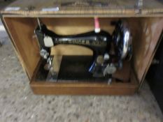 CASED SINGER SEWING MACHINE