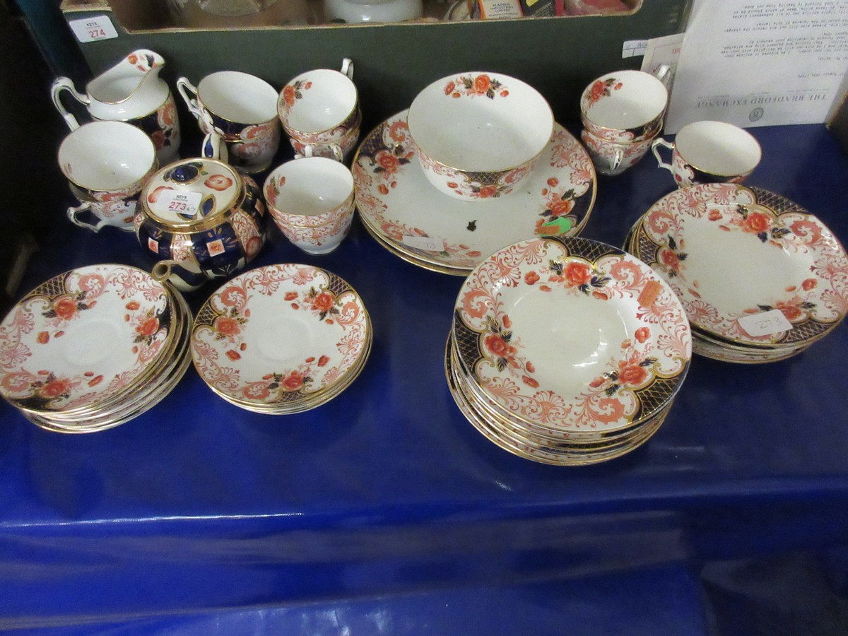 MIXED LOT COMPRISING CROWN STAFFORDSHIRE IMARI DECORATED PART TEA WARES ETC