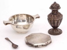 Mixed Lot: Edward VII polished two-handled quaich, together with a single pepper caster, silver