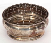 Elizabeth II small rose bowl of compressed circular form and with applied base metal grille, diam 10