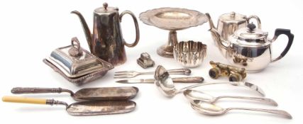 Mixed Lot: comprising assorted caf wares, comport, serving dish, bread board, sugar bowls,