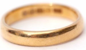 22ct gold wedding ring of plain polished design, Birmingham 1924, 3.8gms