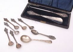 Mixed Lot: hallmarked silver handled and cased shoe horn and button hook, together with an Old