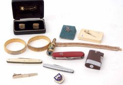 Mixed Lot: Swiss Army knife, lighter, cuff links, tie pin etc