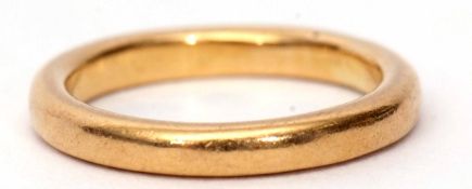 22ct gold wedding ring of plain polished design, Birmingham 1922, size J, 4.7gms