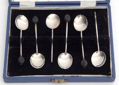 Cased set of six coffee bean finial coffee spoons (two lacking finials), combined weight approx