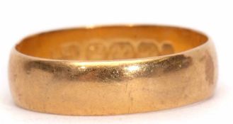 22ct gold wedding ring of plain polished design, 3.5gms, size N