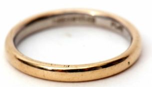 Two-tone precious metal wedding band, yellow metal and Platinum, signed Fidelity and Plat, 1.8gms,