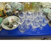 MIXED LOT OF GLASS WARES TOGETHER WITH A FURTHER WATER JUG AND BEAKERS, POTTERY FIGURE ETC