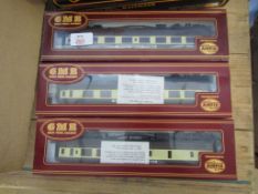 Set of three Airfix GMR coaches in GWR livery, Centenary 2 x composite, one brake third