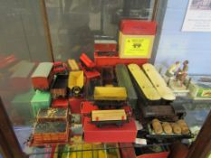 Early tinplate “O”-gauge Train Set, including good selection of Hornby and other Rolling Stock (some