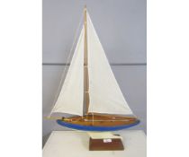 Circa 1930s pond yacht, approx 40cm with later rigging