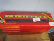 Five boxed Hornby 00 R438 BR coaches, 3 x composite, 2 x brake third