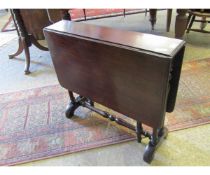 VICTORIAN MAHOGANY SUTHERLAND TABLE WITH TURNED LEGS