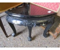 NEST OF FOUR 20TH CENTURY ORIENTAL LACQUERED OCCASIONAL TABLES, EACH DECORATED IN THE SHIBAYAMA