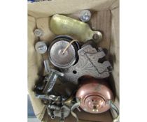 BOX OF MINIATURE BRASS KETTLE, SMALL CARBURETTORS, METAL PAPER CLIP ETC