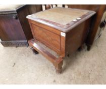 VICTORIAN MAHOGANY COMMODE STOOL ON TURNED LEGS