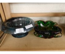 MOTTLED SQUAT GLASS VASE TOGETHER WITH HEAVY STUDIO GLASS SHAPED BOWL (2)