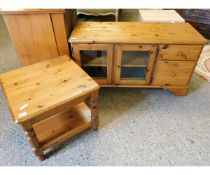 PINE FRAMED TV CABINET WITH TWO GLAZED DOORS FITTED WITH TWO DRAWERS TOGETHER WITH A FURTHER PINE