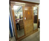EDWARDIAN MAHOGANY AND SATINWOOD INLAID COMPENDIUM WARDROBE, FITTED CENTRALLY WITH INLAID DOOR ABOVE