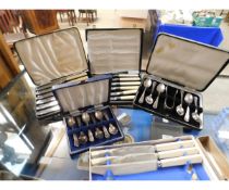 BOX CONTAINING MIXED SILVER PLATED FLAT WARES, BUTTER KNIVES ETC
