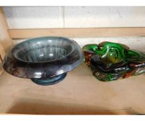 MARBLED GLASS DISH TOGETHER WITH A STUDIO DUMP GLASS DISH