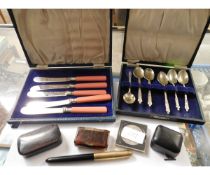 CASED SET OF BUTTER KNIVES, A FURTHER SET OF APOSTLE TYPE TEA SPOONS, SNUFF BOX, A FURTHER CROWN,