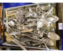 TRAY CONTAINING A QUANTITY OF MIXED SILVER PLATED FLAT WARES