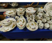 QUANTITY OF ROYAL WORCESTER EVESHAM DINNER WARES TO INCLUDE CUPS, SAUCERS, RAMEKINS, TUREENS, PLATES