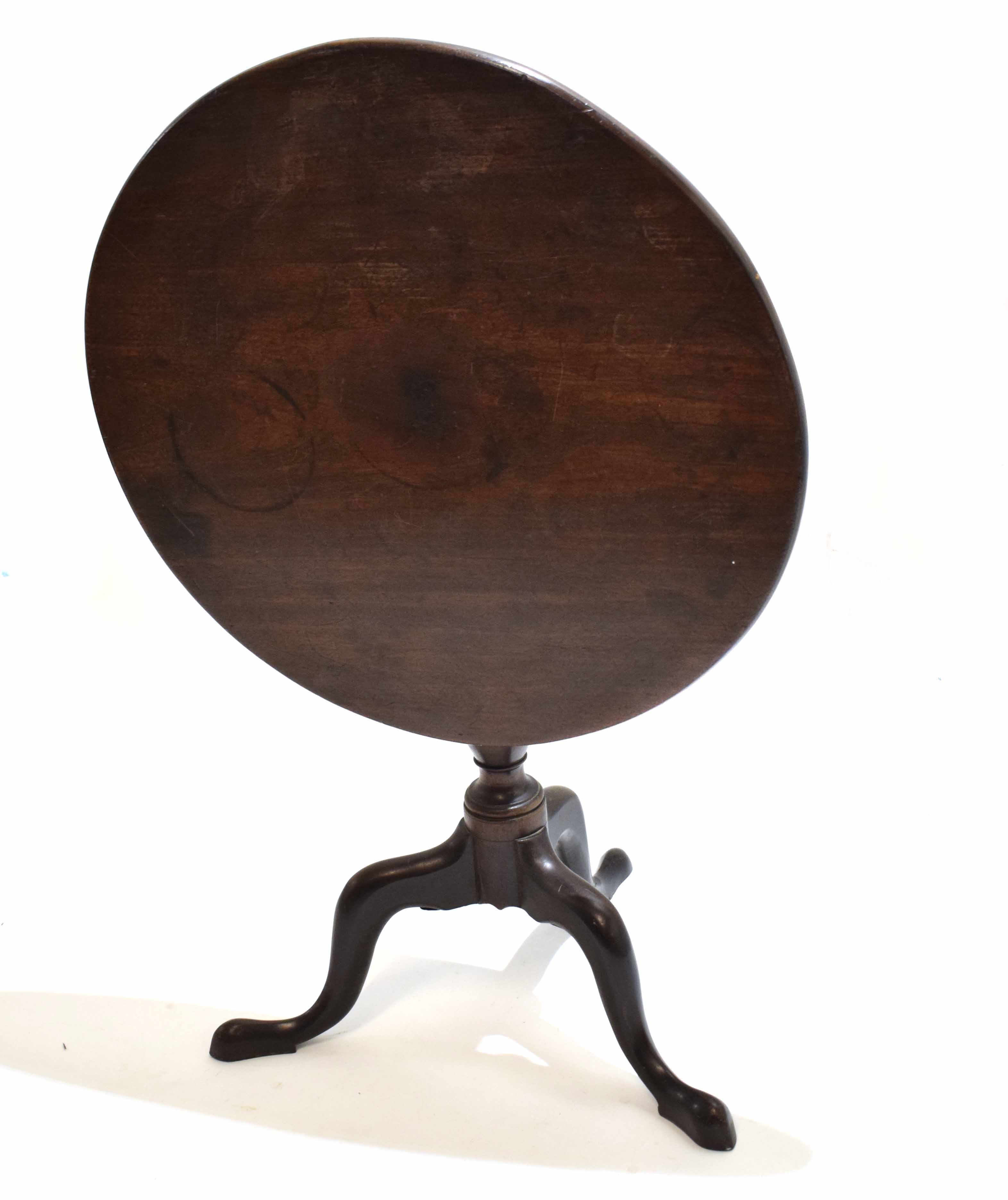 George II mahogany circular tilt top table with turned urn column on a shaped tripod base, 75cm diam - Image 2 of 2