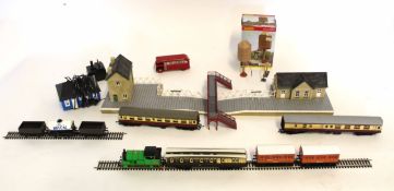 Mixed group of Hornby 0 gauge railway items including Thomas & Friends train "Percy" (R 350) plus