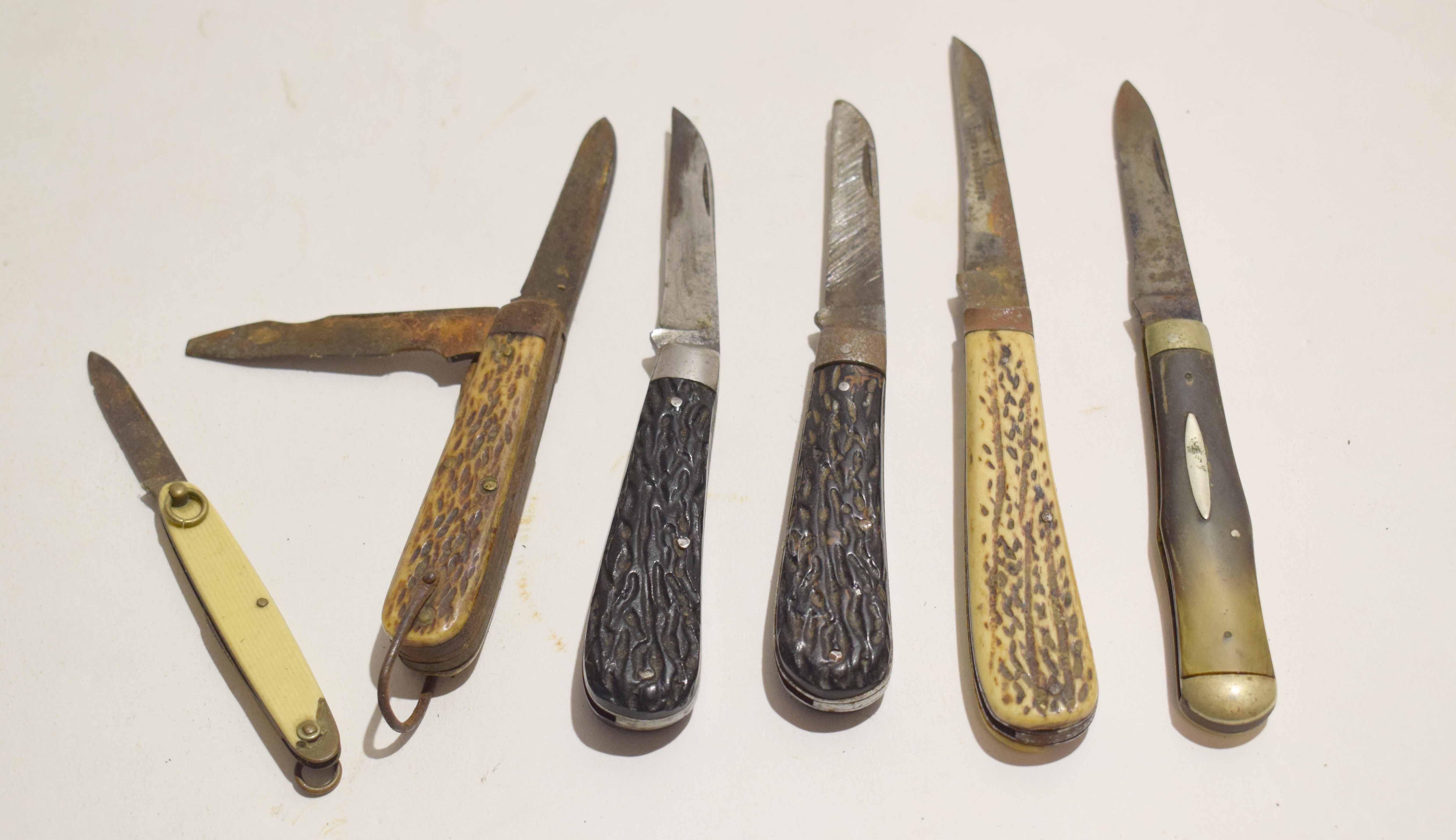 **Mixed Lot: comprising six various folding pocket knives including two with black composite grips - Image 2 of 2