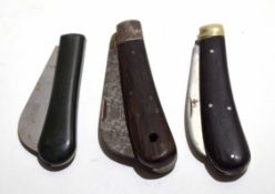 **Mixed Lot: comprising three various folding gardening knives including Queen City Robinson -