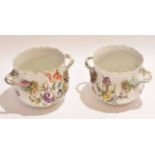 Pair of Thuringian Continental jardinieres decorated with flowers in Chelsea style, 13cm high (2)