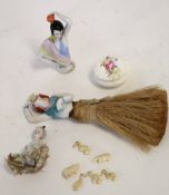 Group of porcelain busts of ladies and a Coalport pill box decorated with rose sprays, the ladies