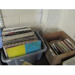 TUB OF MIXED VINYL RECORDS TOGETHER WITH A FURTHER BOX OF MIXED SINGLES (2)