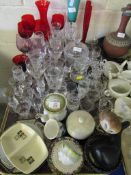 LARGE TRAY CONTAINING MIXED GLASS WARES, GLASS VASES ETC