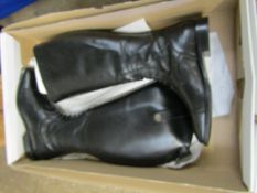 PAIR OF LADIES BLACK PATENT LEATHER BROGUE RIDING BOOTS BY BROGINI, SIZE 40