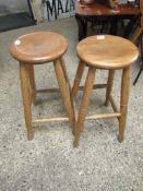 PAIR OF MODERN ELM CIRCULAR TOPPED BAR STOOLS