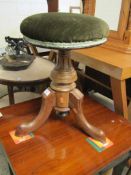19TH CENTURY REVOLVING PIANO STOOL WITH GREEN DRALON UPHOLSTERED TOP