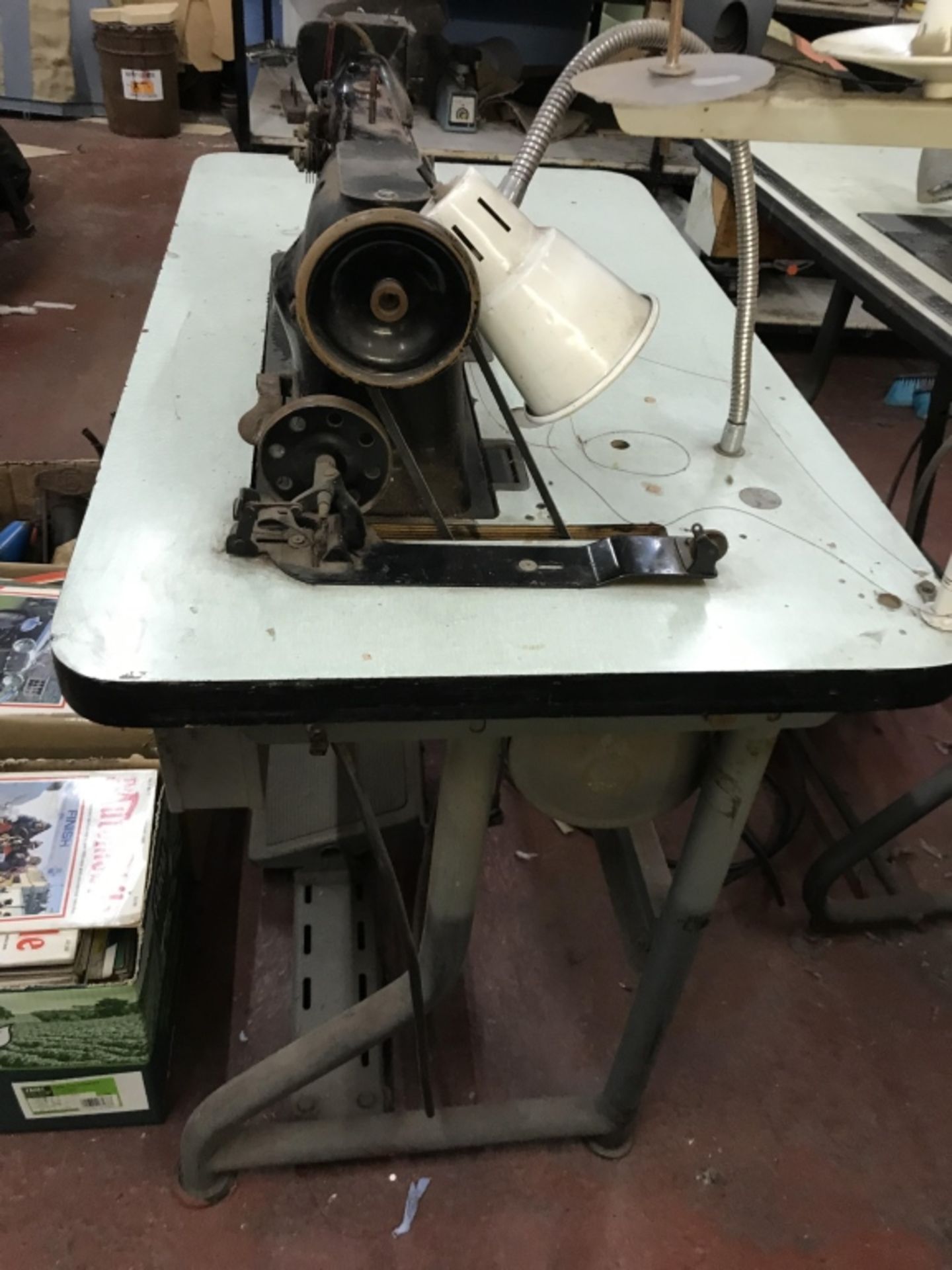 Singer twin needle industrial Sewing Machine - Image 11 of 12