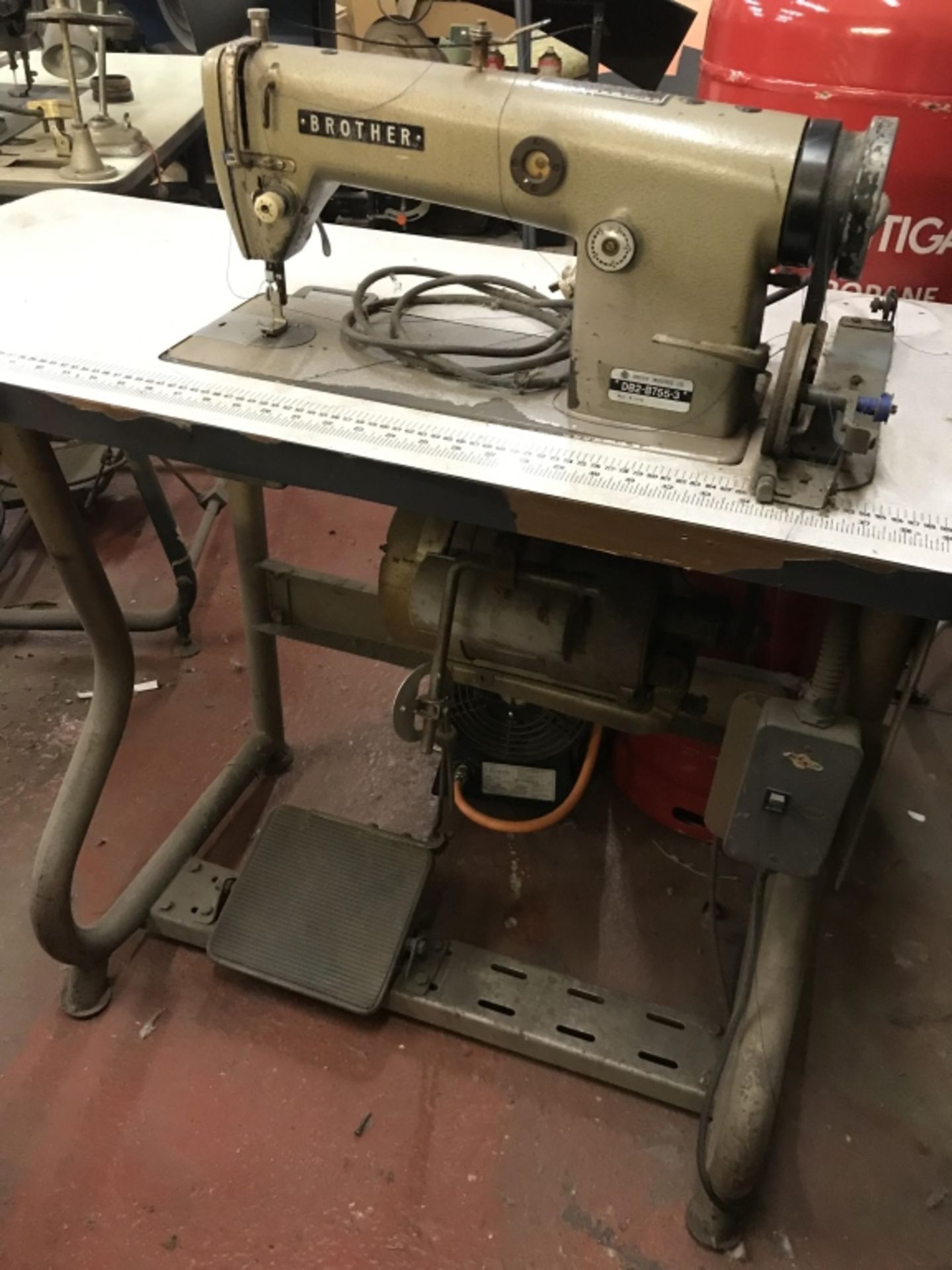 Brother DB2 industrial Sewing Machine - Image 4 of 6