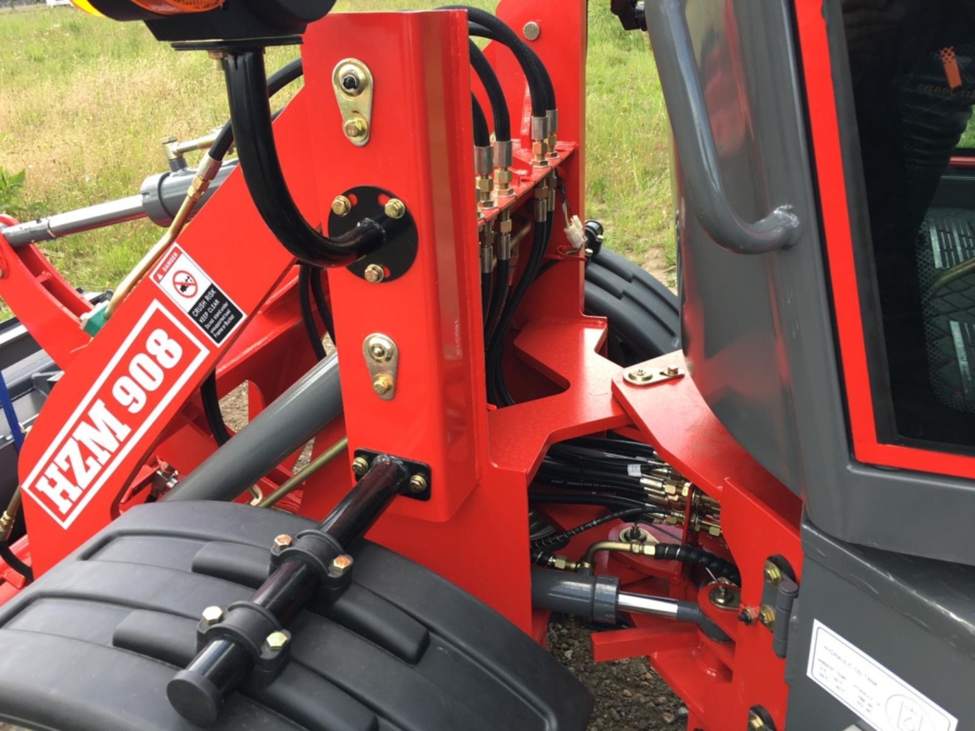 2019 Brand New mini Loading Shovel - Image 4 of 18