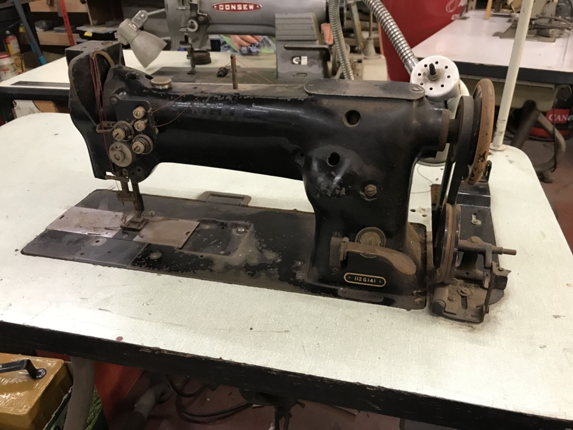 Singer twin needle industrial Sewing Machine