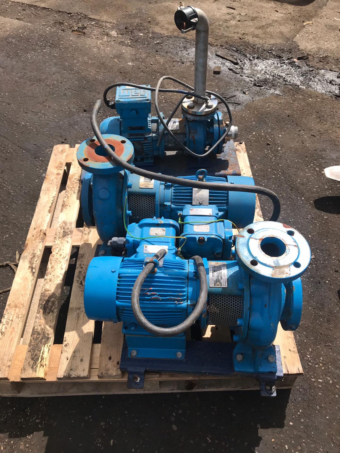 3x electric Motors with water pumps