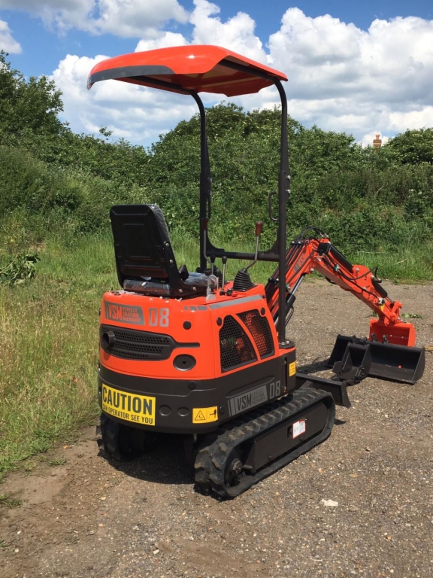 800 kg Mini Digger - as new - Image 4 of 14