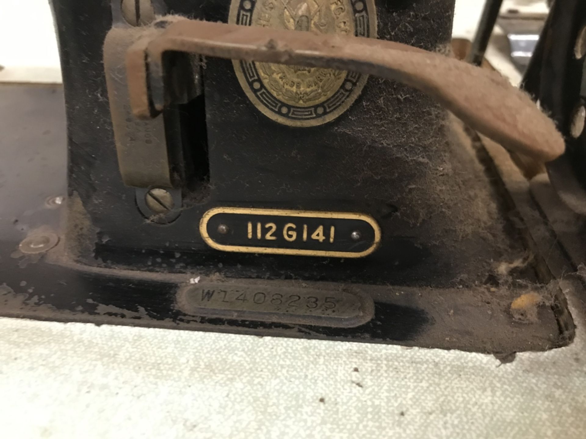 Singer twin needle industrial Sewing Machine - Image 3 of 12